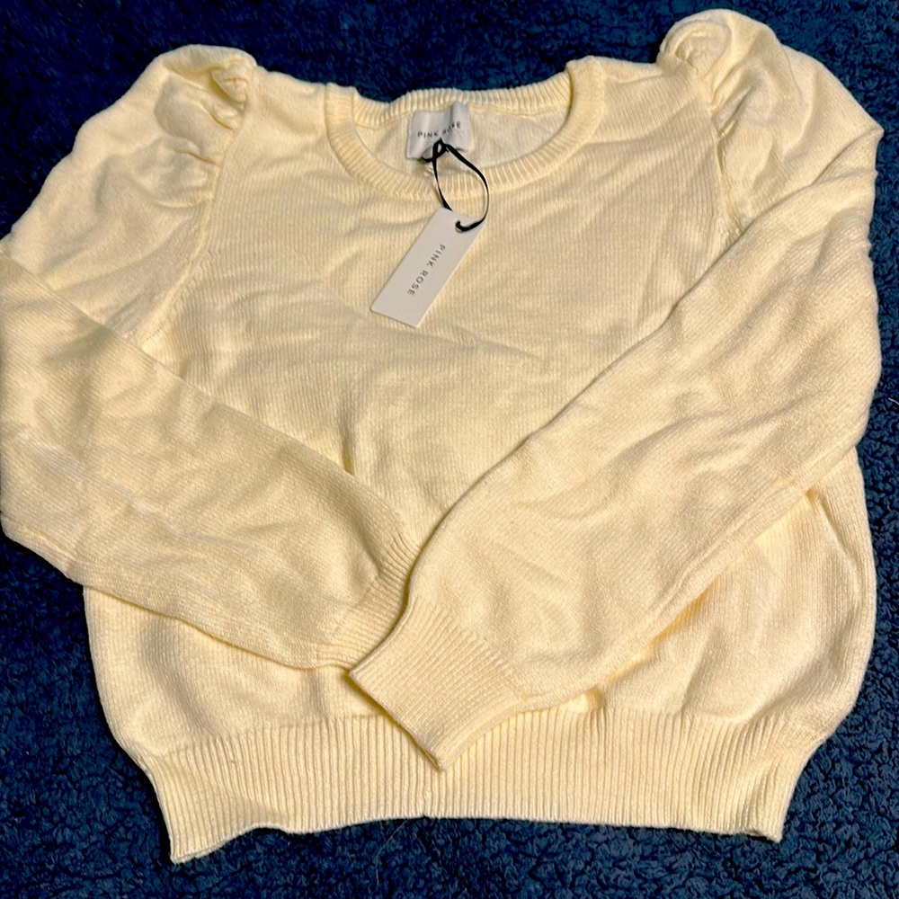 NWT Pink Rose blizzard white soft sweater women’s medium